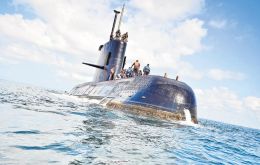 A primeras horas del sábado la marina argentina informaba que efectivamente se había encontrado a 800 metros de profundidad al ARA San Juan 