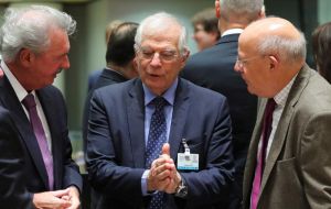“Las negociaciones futuras sobre Gibraltar son negociaciones aparte. Y eso es lo que tiene que quedar claro” dijo este lunes el ministro español Josep Borrell