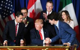 En una ceremonia en Buenos Aires, Donald Trump, el primer ministro canadiense Justin Trudeau y el presidente Enrique Peña Nieto firmaron el nuevo acuerdo 