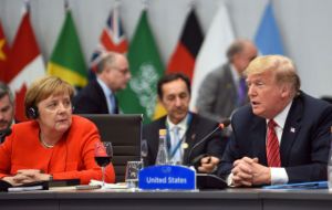 “Sabemos que estamos indirectamente impactados por las relaciones sino-estadounidenses que no son lo buenas que el orden mundial requiere”, dijo Merkel