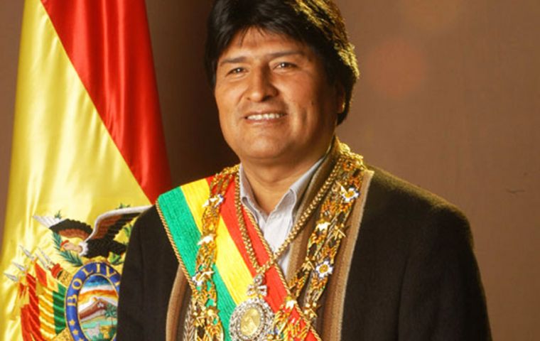  Evo Morales otra vez en carrera por un nuevo período presidencial, independientemente de la Constitución y la voz del pueblo.