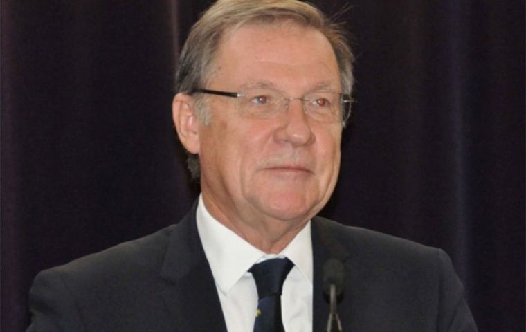 Duncan estuvo como gobernador interino de las Islas Falklands en 2014