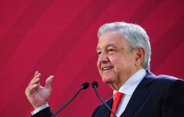 “Es un acto de madurez política, de responsabilidad, de conciliación, de acuerdo, un acto para mejorar condiciones económicas, laborales y sociales de nuestro país” dijo López Obrador