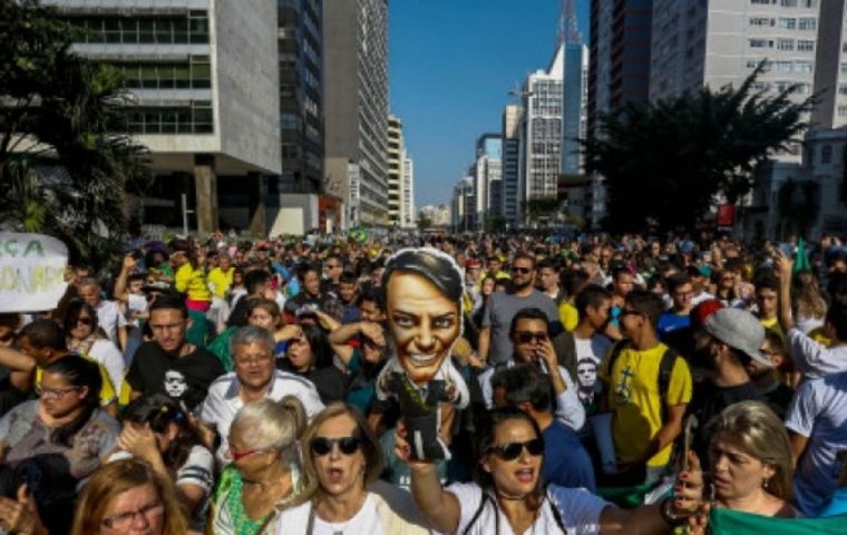 Los resultados del sondeo fueron divulgados el día en que Bolsonaro asumió como el 38 presidente de Brasil y primer representante de ultraderecha