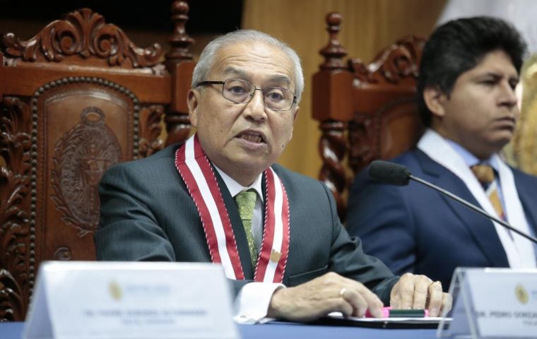 Según El Comercio, Pedro Chávarry no dio un paso al costado pese a que así se lo solicitaron expresamente los fiscales supremos y pares durante una reunión