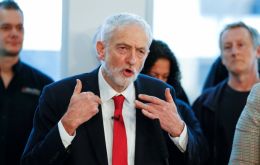  “Para salir del punto muerto, unas elecciones no son sólo la solución más práctica, sino la también la más democrática”, enfatizó Corbyn
