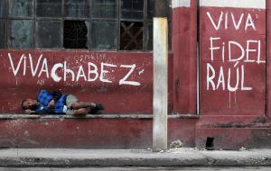 Según Maduro, la pobreza extrema disminuyó de 4,4% al 4,3%. Sin embargo, la Encuesta Nacional de Condiciones de Vida indica que la pobreza extrema creció en un 61% en 2017