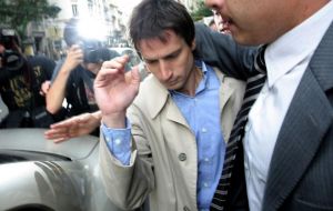 El sábado 17, el informático Diego Lagomarsino, colaborador de Nisman hoy procesado como partícipe necesario en el asesinato, llevó a su jefe una vieja pistola 
