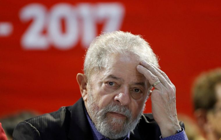 Palocci relató ante la Justicia, en el marco de un acuerdo de cooperación, el pago de valores de hasta 80.000 reales (unos 22.000 dólares) a Lula, indicó Globo.