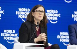 “Es una mañana histórica” que demuestra que la OMC “puede afrontar los desafíos del siglo XXI” tuiteó la comisaria de la UE Cecilia Malmström  