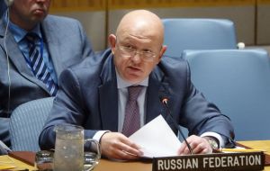 Vassily Nebenzia, de Rusia, ha respondido acusando a Washington de “orquestar un de golpe de Estado”, dejando de manifiesto que la posición de EEUU no es compartida por algunos miembros de la comunida