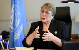De acuerdo a la nota, la Casa Blanca considera que Bachelet tiene prejuicios sobre Israel y le da una atención excesiva a lo que ocurre en el país norteamericano. 