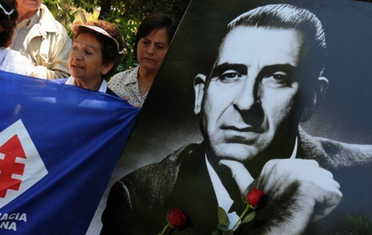 Se trata de la primera condena judicial en la historia de Chile por el homicidio de un ex Jefe de Estado. Frei, fundó la Democracia Cristiana, gobernó entre 1964/70