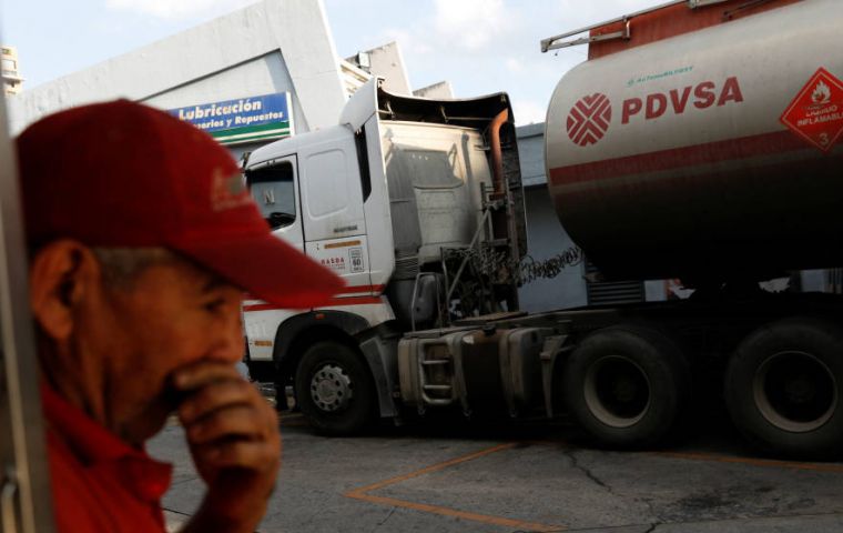 Washington anunció el lunes el bloqueo de US$ 7.000 millones de activos de PDVSA, en el marco de la presión que ejerce Estados Unidos contra Maduro