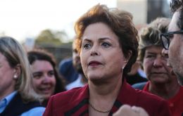 Durante su juventud, Rousseff integró una guerrilla de izquierda que luchó contra la dictadura militar (1964-1985), estuvo presa en la cárcel tres años y fue torturada
