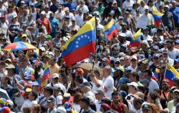 Guaidó llamó a manifestaciones en todo el país cuando se celebrará el Día de la Juventud “para enviarle un mensaje” a la Fuerza Armada