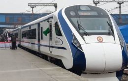 “El tren tenía problemas técnicos y fue bloqueado de camino a Nueva Delhi”, declaró la portavoz de Indian Rail, Smita Vats Sharma 