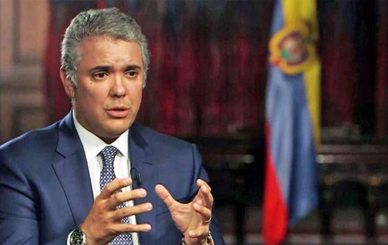 El colombiano Iván Duque aumentó su respaldo ciudadano en 15 puntos gracias a su rol ante la crisis venezolana, pasando de 27,2% a un 42,7%,