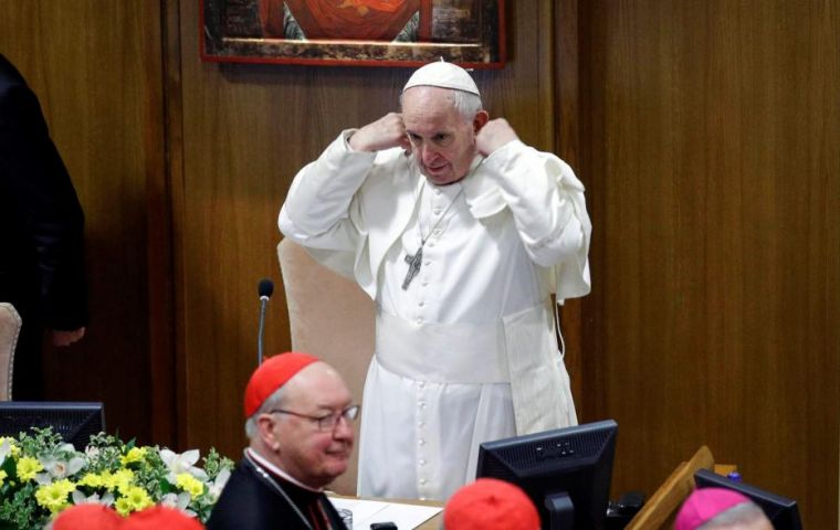 “Invitar a hablar a una mujer sobre las heridas de la Iglesia es invitar a la Iglesia a hablar sobre sí misma”, sostuvo el Papa Francisco 