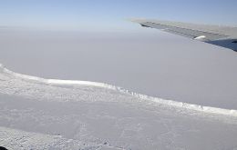 NASA aseguró que el bloque de hielo se desprenderá por una grieta que apareció en octubre de 2016 y que no ha dejado de hacerse más larga y profunda. 