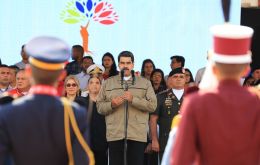 En un acto en el museo del Cuartel de la Montaña en Caracas, el Maduro afirmó que se encuentra en “batalla” contra los “poderes mundiales de imperialismo”