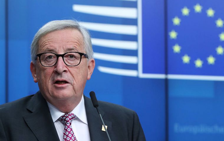 El presidente de la CE, Jean-Claude Juncker, se encuentra en contacto “constante” con todos los jefes de Estado y de Gobierno de la Unión Europea