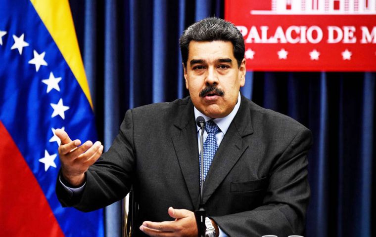 “Resulta grotesco ver a dos Jefes de Estado con cardinales responsabilidades internacionales hacer apología de la guerra” señaló la cancillería venezolana