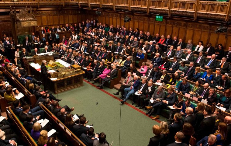 Por 329 votos contra 302, se aprobó una enmienda presentada por el conservador Oliver Letwin que otorga a los diputados el control de la agenda de debates