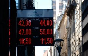 Los precios en Argentina subieron casi 48% en 2018, producto de una fuerte devaluación del Peso