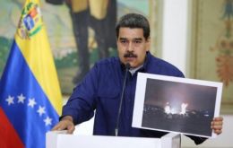 “He aprobado un plan de 30 días para ir a un régimen de administración de carga”, indicó en Twitter Maduro