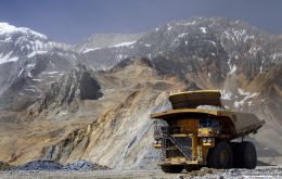 La compañía solicitará la aprobación ambiental del proyecto de US$3.000 millones para aumentar la producción de su mina Los Bronces durante el tercer trimestre