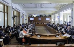 La resolución recibió el aval de 18 de los 34 miembros activos de la OEA mientras que nueve naciones votaron en contra, entre ellos Uruguay, y seis se abstuvieron