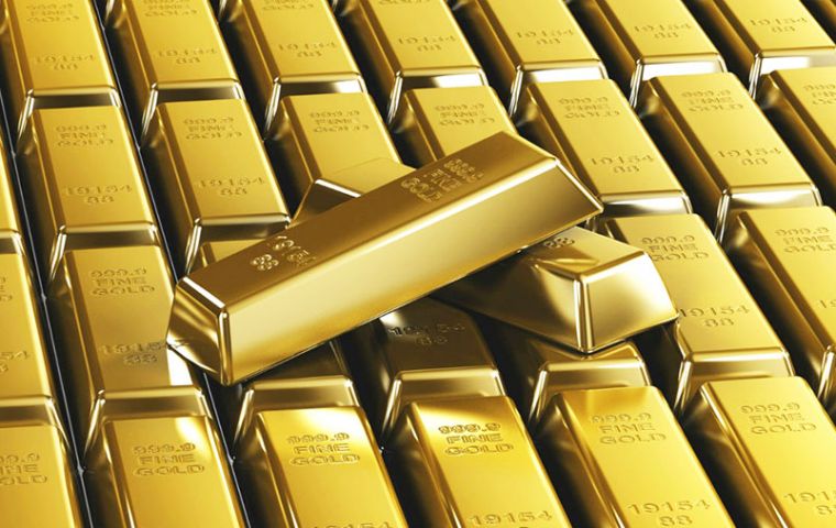 De acuerdo con el parlamentario con este último movimiento se habrían retirado unas 24 toneladas de oro desde enero. El banco todavía tendría unas 100 toneladas