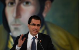 ”Hemos acordado con el Presidente Maduro trabajar en la reapertura de los puestos fronterizos (...) para que ocurra lo antes posible”, dijo Arreaza