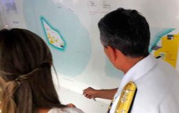 Moreno ”considera que las prácticas depredatorias son inaceptables, y dispuso a las FF.AA.(...) el envío de buques y aviones para resguardar la soberanía ecuatoriana”. 