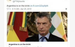 El FT publicó un artículo titulado “Argentina está al borde”, donde cuestiona las decisiones que ha tomado el mandatario argentino 