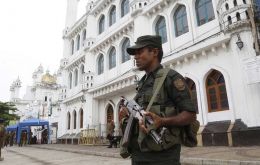 El asalto dio lugar a más de una hora de intercambio de disparos, indicó un portavoz del ejército, Sumith Atapattu