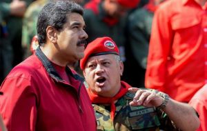 Diosdado Cabello, el segundo hombre más importante del régimen chavista, llamó a sus seguidores a reunirse frente al Palacio Presidencial de Miraflores “para defenderlo”.