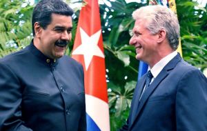 La medida llama la atención, pues Cuba es de los países latinoamericanos que han expresado públicamente su respaldo al gobierno de Maduro y criticó la llamada “Operación Libertad”