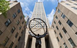 Airbnb junto a la inmobiliaria RXR Realty LLC, ocuparán más de 10 pisos de los 75 de uno de los edificios ubicados en Rockefeller Plaza