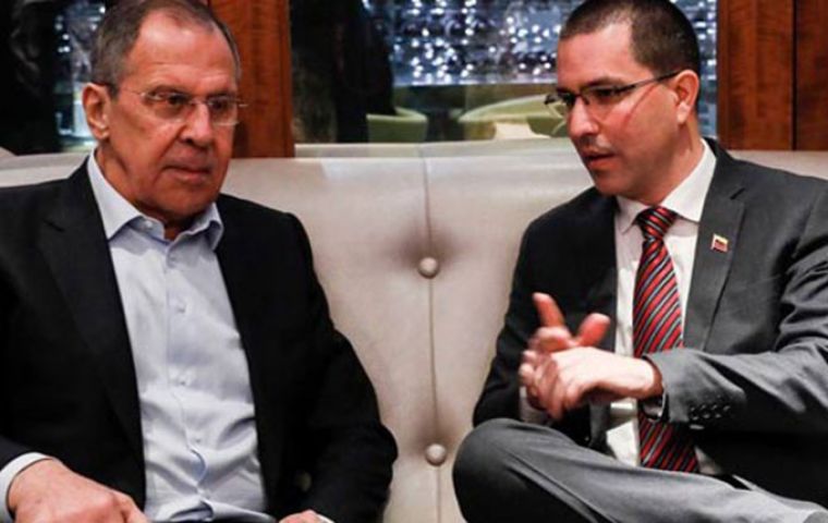 Lavrov recibe al Canciller Arreaza y resaltó que los contactos permanentes entre Moscú y Caracas constituyen una “prueba de la solidez de hermandad” de ambos pueblos