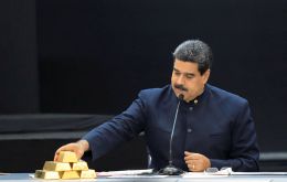 Por lo visto este mes Caracas liquidó dos remesas grandes de oro. El 10 de mayo vendió 9,7 toneladas, y tres días después otras 4 toneladas