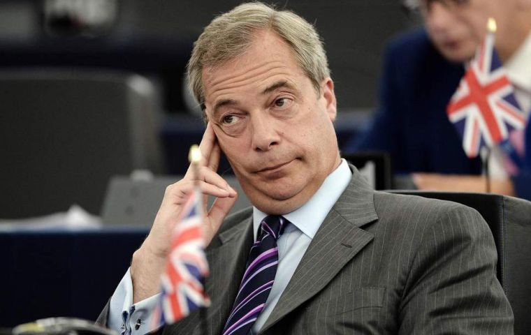 Con una participación del 37%, la formación de Farage logró 29 eurodiputados - de un total de 73 que le corresponden al Reino Unido - y un 30% de los votos. 