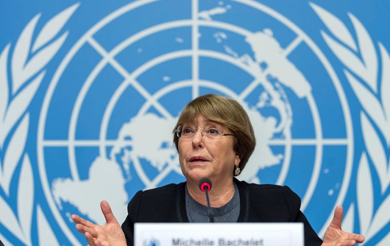  Bachelet dijo estar  preocupada por el  severo impacto en los derechos humanos de las personas en Venezuela del nuevo conjunto de sanciones unilaterales impuestas por Estados Unidos