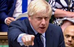 Johnson, que insiste en sacar al Reino Unido de la UE el 31 de octubre cueste lo que cueste, ofreció las elecciones como “plan B” frente a las críticas de la oposición