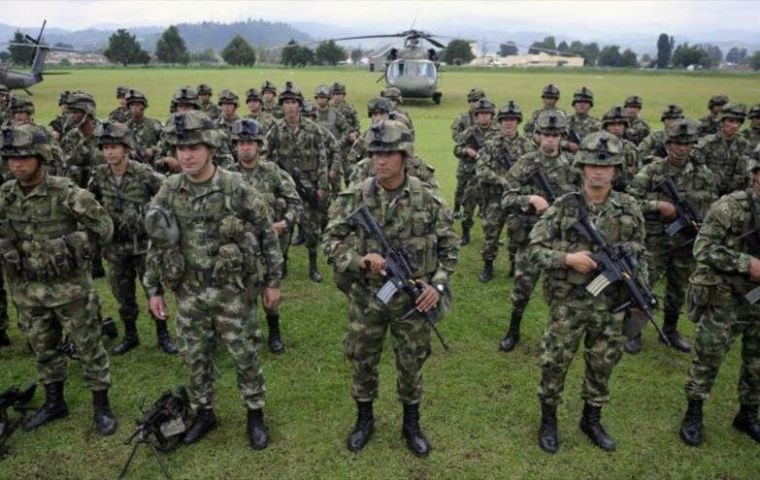 En cuanto a los ejercicios que está desarrollando el régimen venezolano, las fuerzas colombianas se encuentran en alerta especial, dijo el Gral. Luis Fernando Navarro