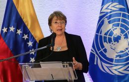 Bachelet indicó que busca ”mantener” su relación con el Estado venezolano, por lo que no tiene en sus planes desconocer a Nicolás Maduro como presidente venezolano y reconocer, en su lugar, a Juan Gua