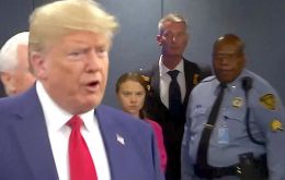  Thunberg y Trump se cruzaron brevemente durante la cumbre de la ONU sobre el clima donde el mandatario hizo una aparición sorpresa de unos minutos