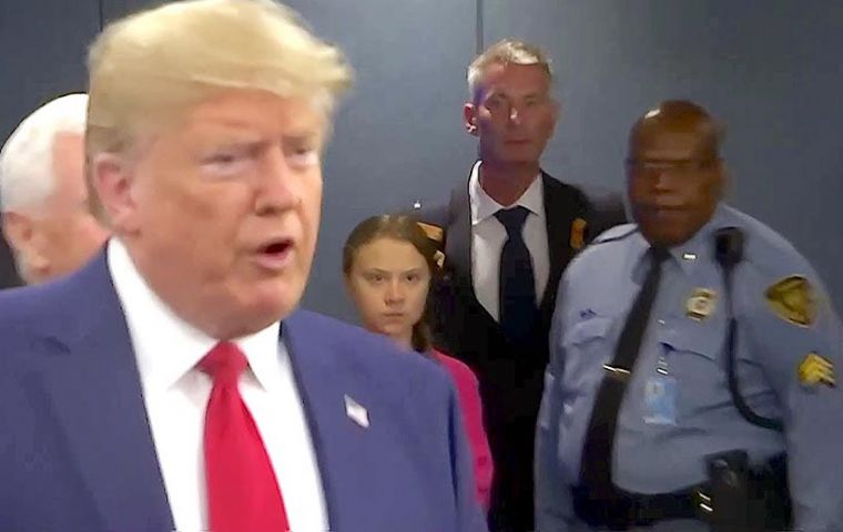 Thunberg y Trump se cruzaron brevemente durante la cumbre de la ONU sobre el clima donde el mandatario hizo una aparición sorpresa de unos minutos