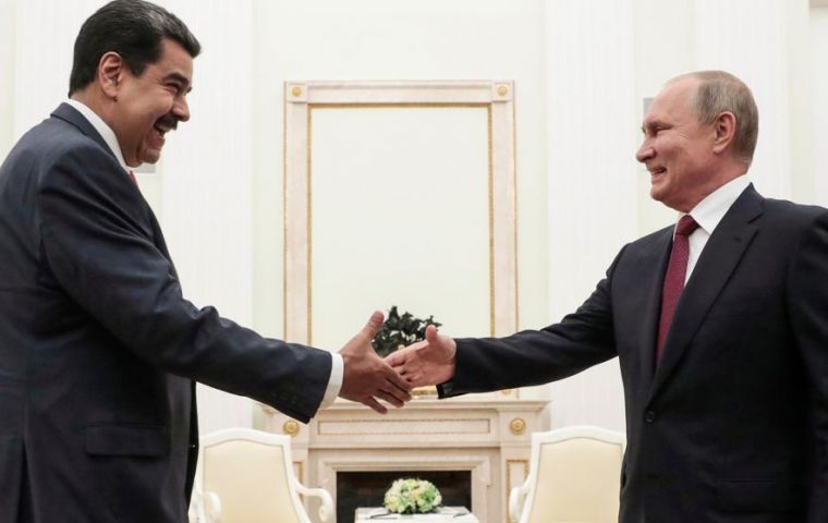 El Kremlin indicó que Putin discutió brevemente con su par, Maduro, las obligaciones de la deuda contraídas por Caracas, durante el viaje a Moscú  